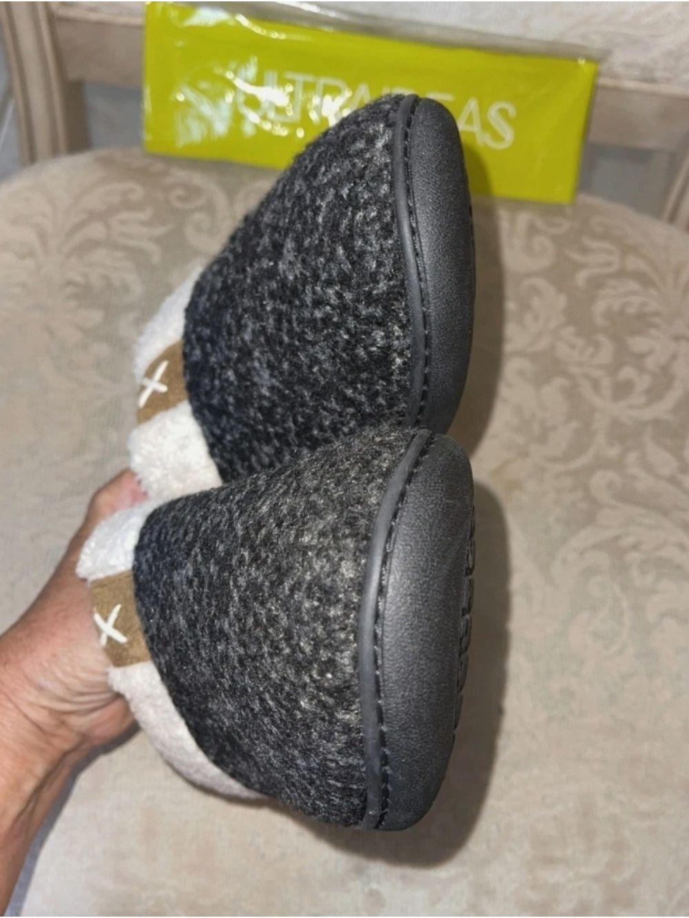 ULTRAIDEAS Women's Slipper with Memory Foam NWT Size 5/6 - Picture 3 of 7